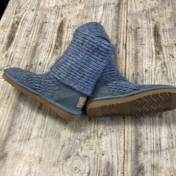 UGG Classic Blue Sweater Boots Great Condition - Picture 3 of 7